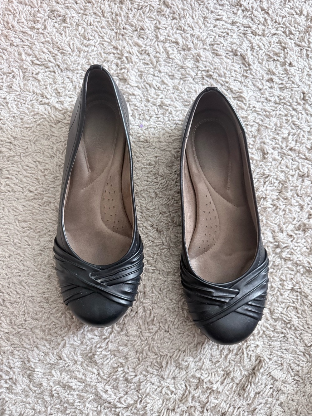 Natural Soul Black Twisted-Strap Ballet Flats